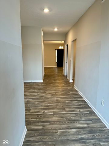 1126 Creek Way Lane, Greenwood, IN 46143