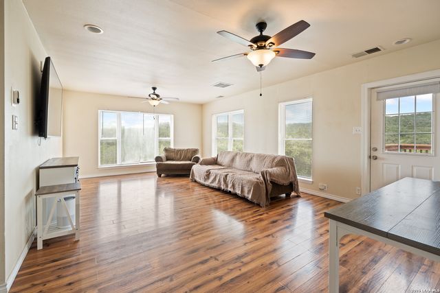 1722 COUNTY ROAD 270, Mico, TX 78056