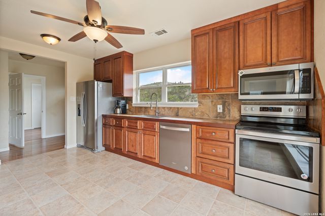 1722 COUNTY ROAD 270, Mico, TX 78056