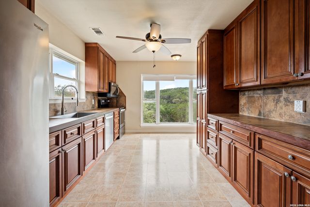 1722 COUNTY ROAD 270, Mico, TX 78056