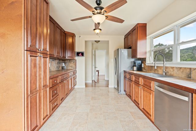 1722 COUNTY ROAD 270, Mico, TX 78056