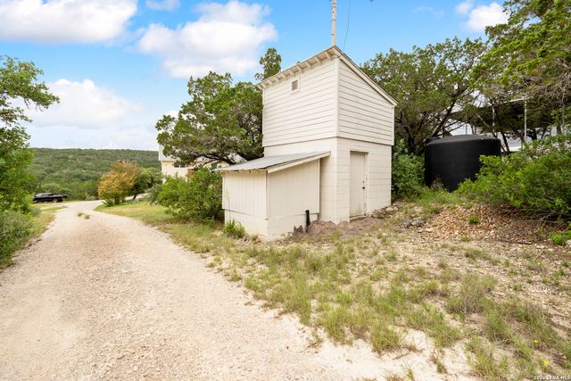 1722 COUNTY ROAD 270, Mico, TX 78056