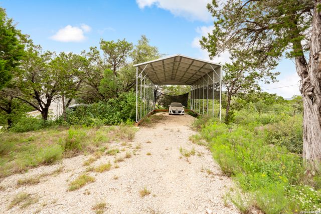 1722 COUNTY ROAD 270, Mico, TX 78056