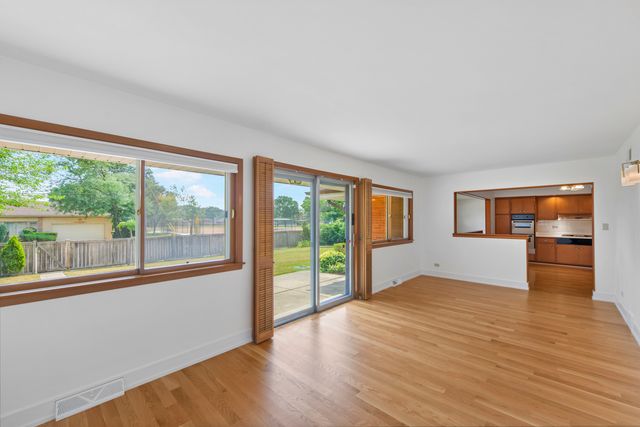 825 Ottawa Avenue, Park Ridge, IL 60068