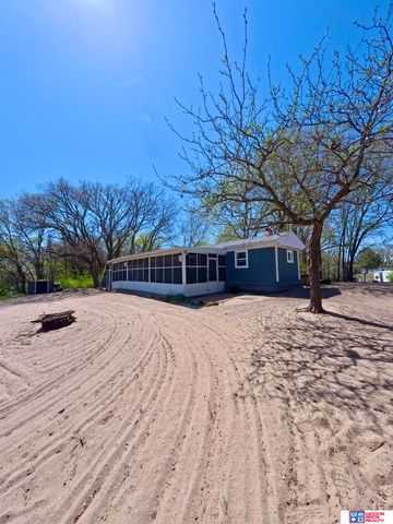 29 Ernst Lake Street, Columbus, NE 68601