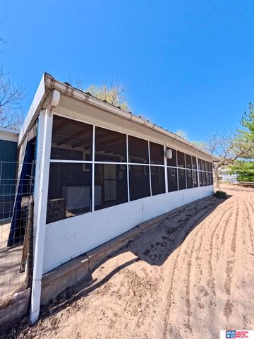 29 Ernst Lake Street, Columbus, NE 68601