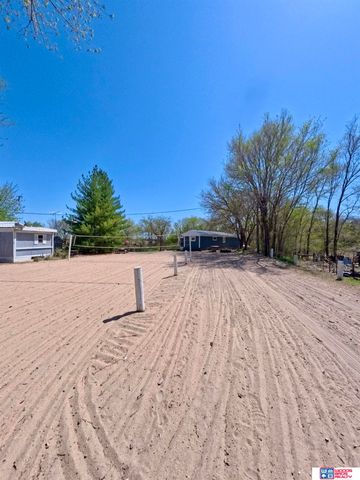 29 Ernst Lake Street, Columbus, NE 68601