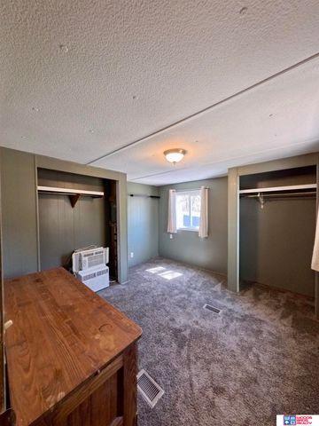 29 Ernst Lake Street, Columbus, NE 68601