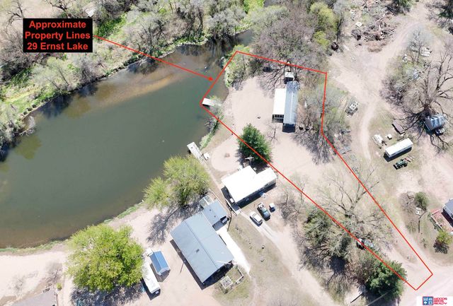 29 Ernst Lake Street, Columbus, NE 68601