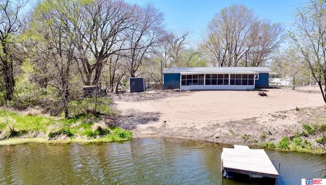 29 Ernst Lake Street, Columbus, NE 68601