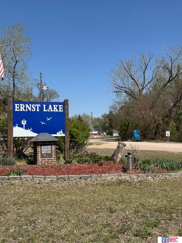 29 Ernst Lake Street, Columbus, NE 68601