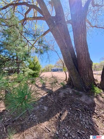 29 Ernst Lake Street, Columbus, NE 68601