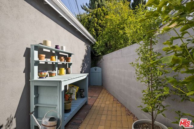 6237 Belmar Avenue, Tarzana (los Angeles), CA 91335