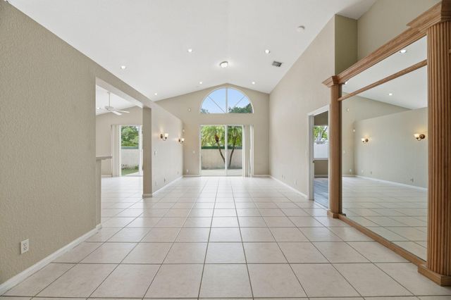 3401 NW 70th Avenue, Margate, FL 33063