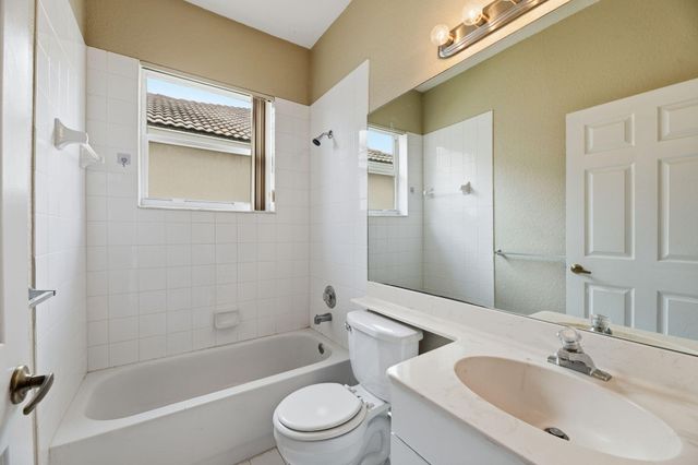 3401 NW 70th Avenue, Margate, FL 33063