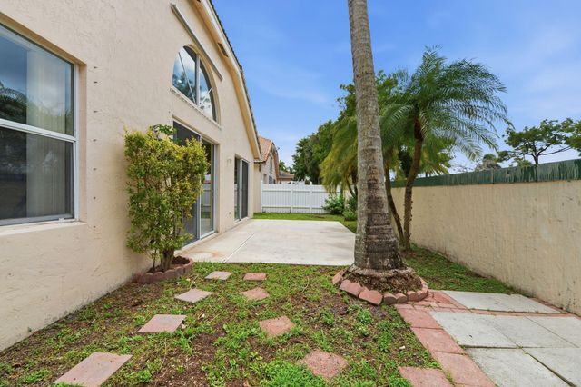 3401 NW 70th Avenue, Margate, FL 33063