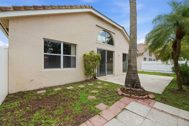 3401 NW 70th Avenue, Margate, FL 33063