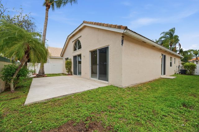 3401 NW 70th Avenue, Margate, FL 33063