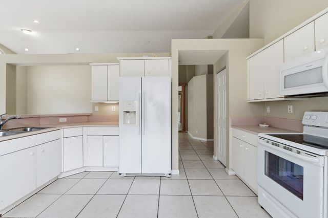 3401 NW 70th Avenue, Margate, FL 33063