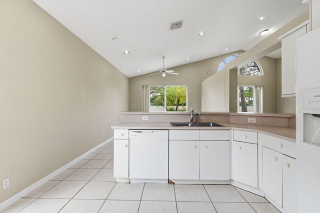 3401 NW 70th Avenue, Margate, FL 33063