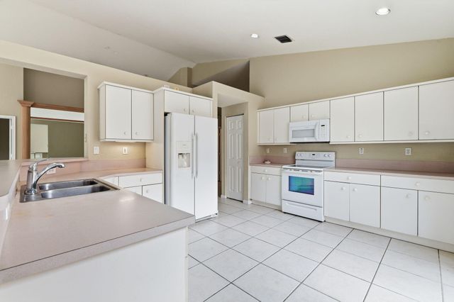 3401 NW 70th Avenue, Margate, FL 33063