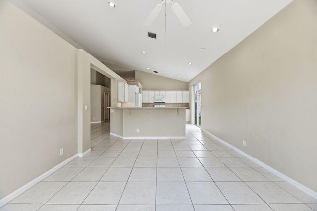 3401 NW 70th Avenue, Margate, FL 33063