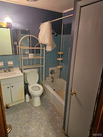 1920 Crown Point Drive, St Louis, MO 63136