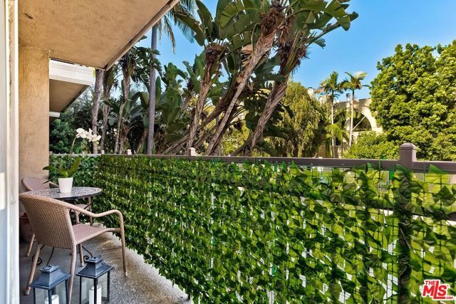 141 S Clark Drive 208, West Hollywood, CA 90048