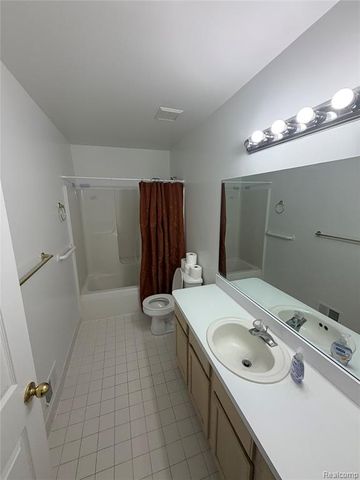 24789 Toddy Lane, Farmington, MI 48335