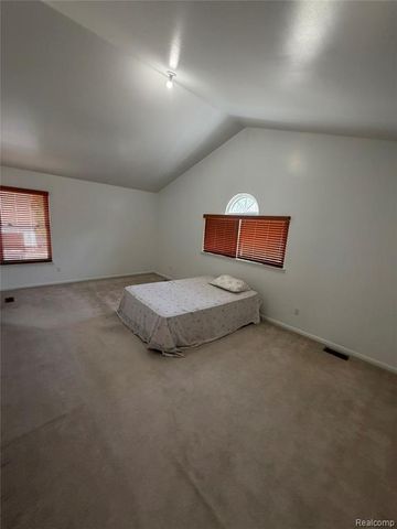 24789 Toddy Lane, Farmington, MI 48335