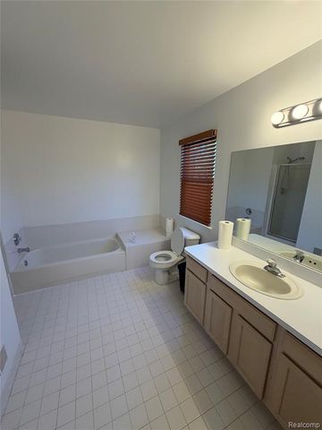 24789 Toddy Lane, Farmington, MI 48335