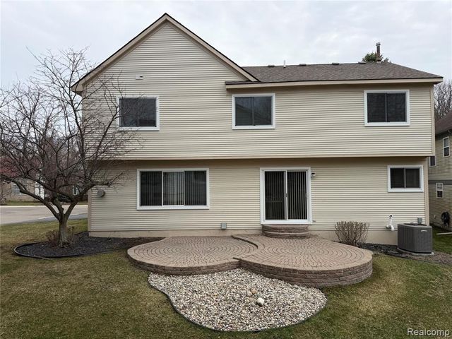 24789 Toddy Lane, Farmington, MI 48335