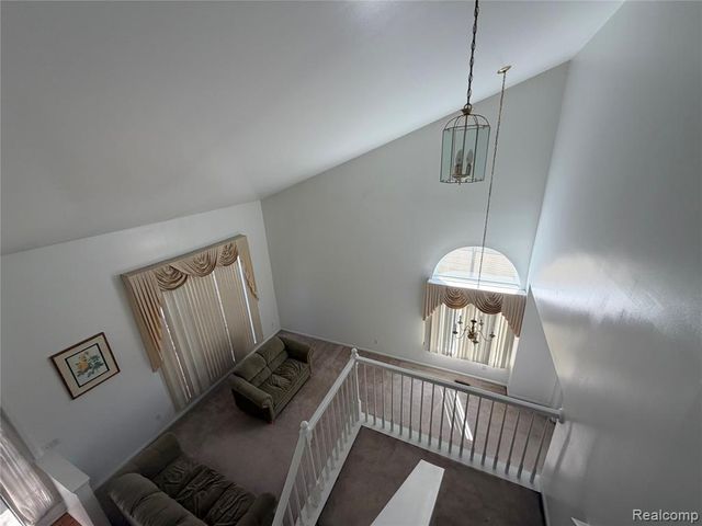 24789 Toddy Lane, Farmington, MI 48335