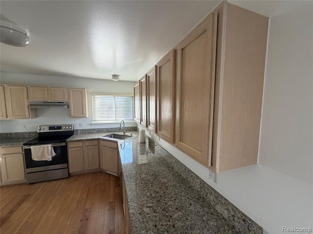 24789 Toddy Lane, Farmington, MI 48335