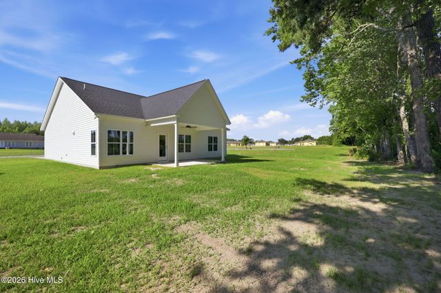 319 Mangrove Court, Ayden, NC 28513