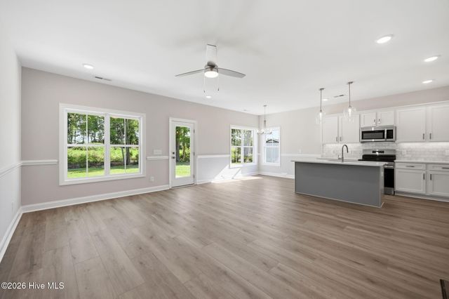 319 Mangrove Court, Ayden, NC 28513