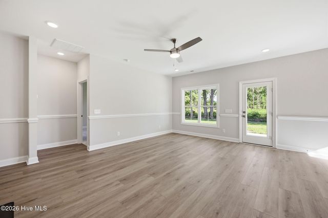 319 Mangrove Court, Ayden, NC 28513