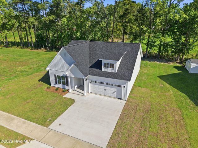 319 Mangrove Court, Ayden, NC 28513
