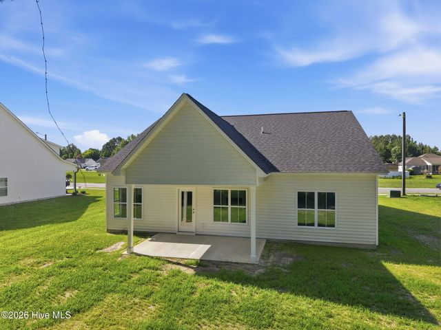 319 Mangrove Court, Ayden, NC 28513