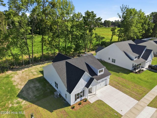 319 Mangrove Court, Ayden, NC 28513