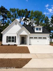 319 Mangrove Court, Ayden, NC 28513