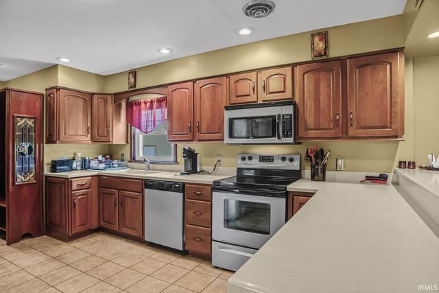 4520 Detroy Road, Evansville, IN 47720