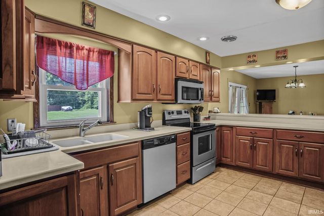4520 Detroy Road, Evansville, IN 47720