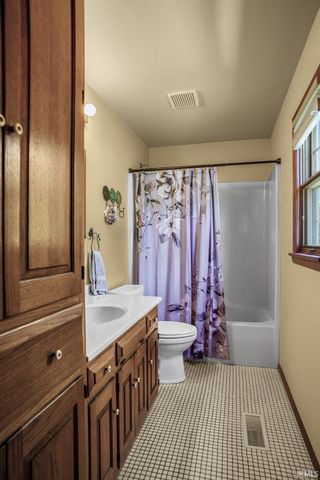 4520 Detroy Road, Evansville, IN 47720