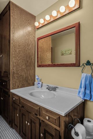 4520 Detroy Road, Evansville, IN 47720
