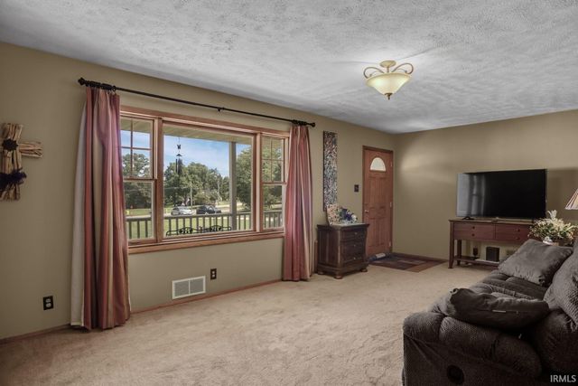 4520 Detroy Road, Evansville, IN 47720