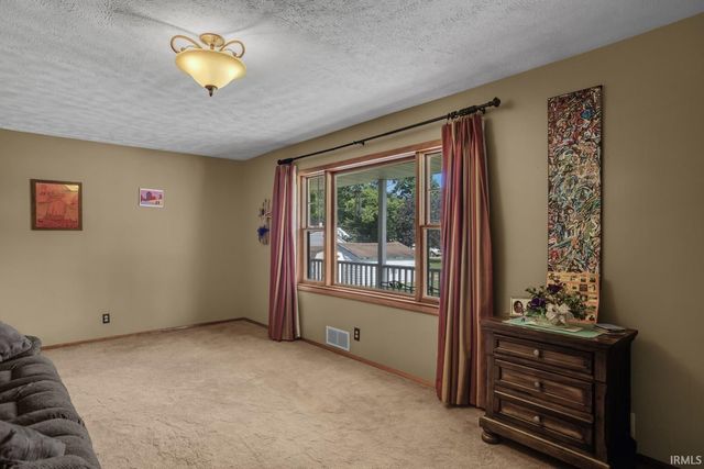 4520 Detroy Road, Evansville, IN 47720