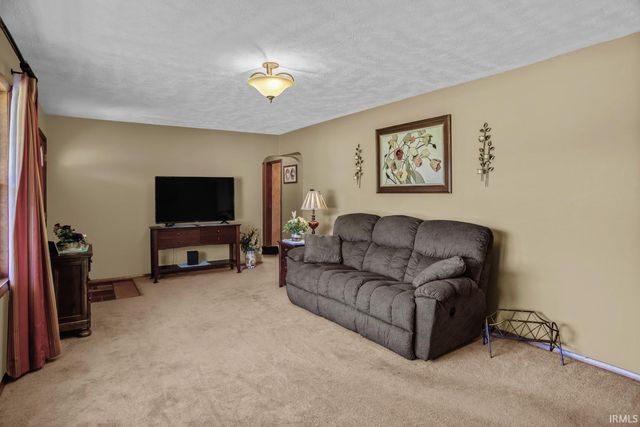 4520 Detroy Road, Evansville, IN 47720
