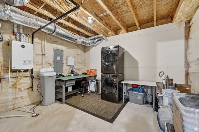 11524 S SILVER POND DR, South Jordan, UT 84009