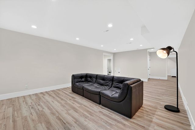 11524 S SILVER POND DR, South Jordan, UT 84009